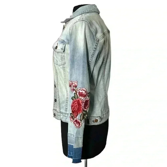 Kut from the Kloth Roses Flowers Patch Raw Hem Distressed Denim Jacket Size M - Picture 2 of 7